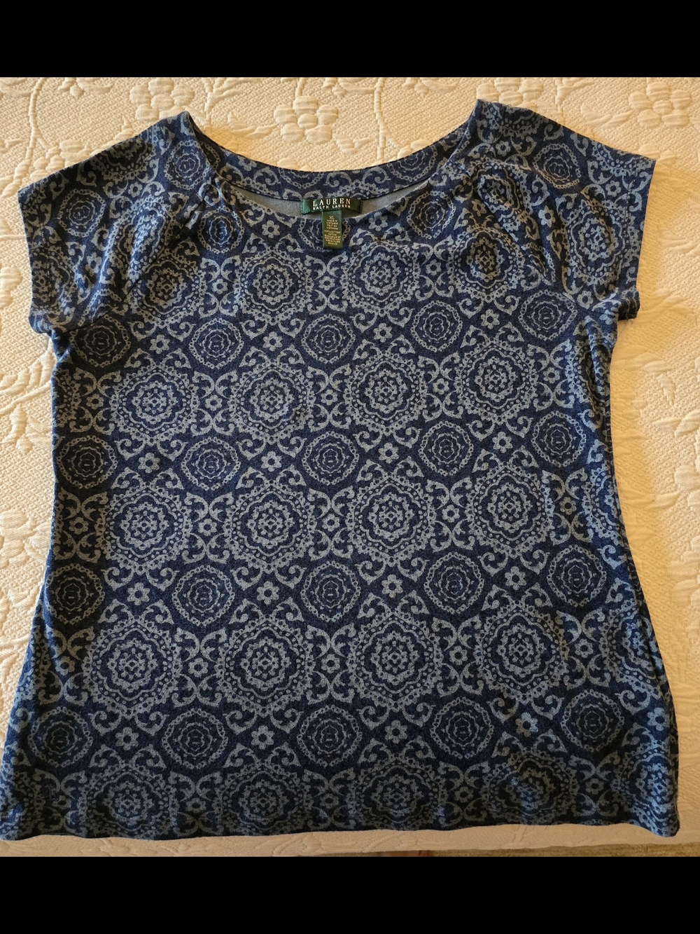 Like New Ralph Lauren Navy and Light Blue Medallion Short Sleeve Tee